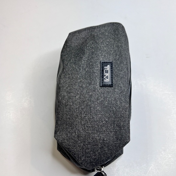 TUMI FOR DELTA Airlines Empty Gray Makeup Bag Pouch Amenity - Picture 10 of 12